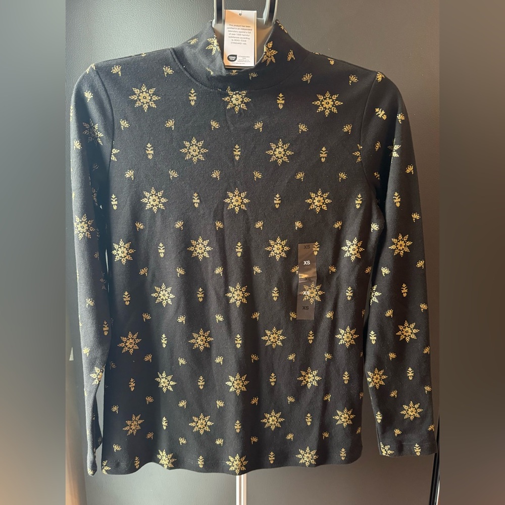 NWT | Karen Scott | Size XS | Black Turtleneck, Gold Snowflakes